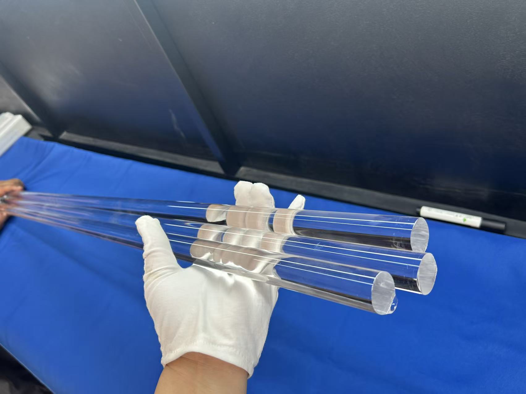 The Factory Produces High-purity Fused Quartz Large Diameter Round Rods, Offering Cutting, Welding, and Bending Services