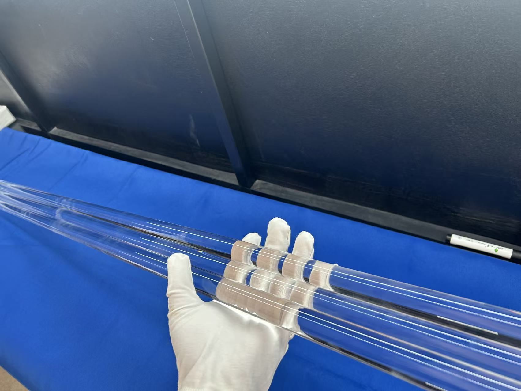 The Factory Produces High-purity Fused Quartz Large Diameter Round Rods, Offering Cutting, Welding, and Bending Services