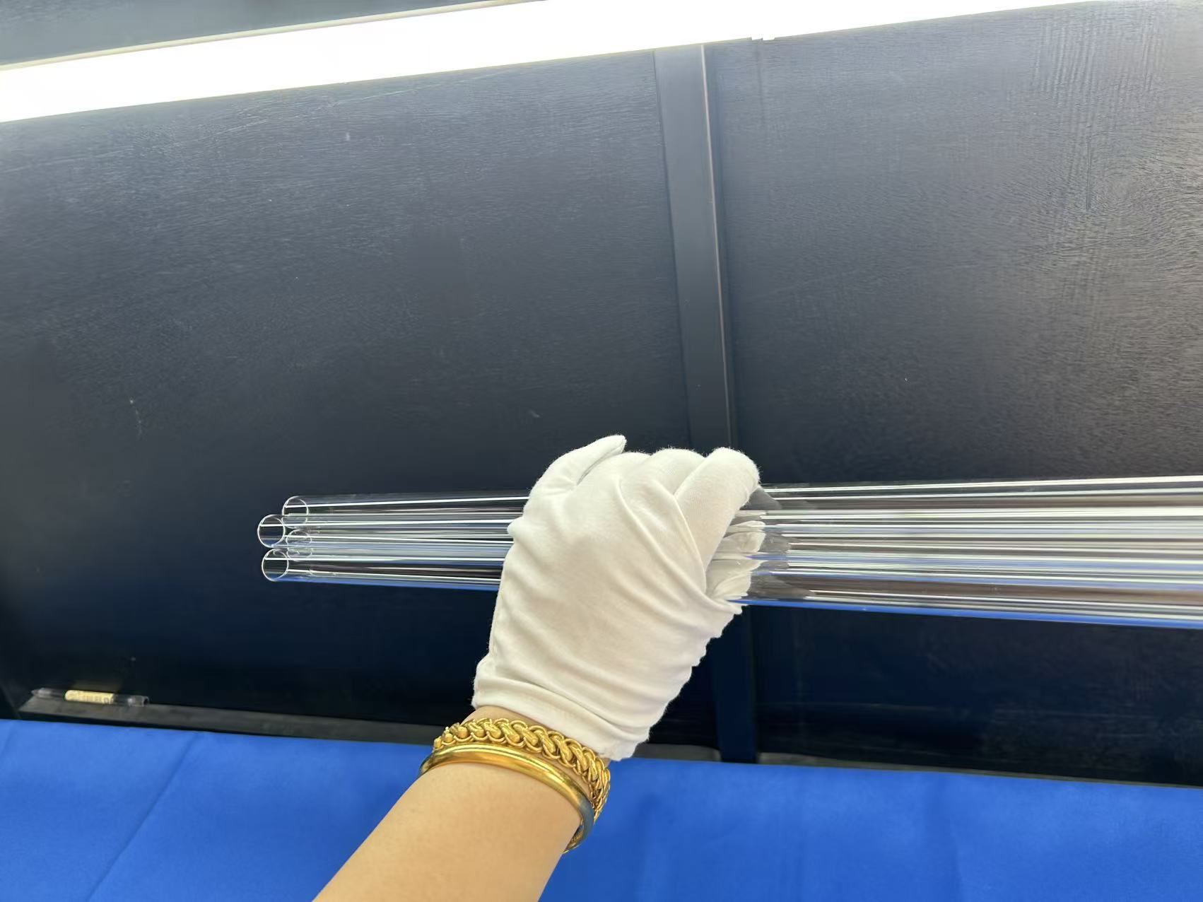 The Factory Produces High-purity Fused Silica Bottom Sealing Tubes with an  Diameter of 20-25mm Cutting and Welding Services